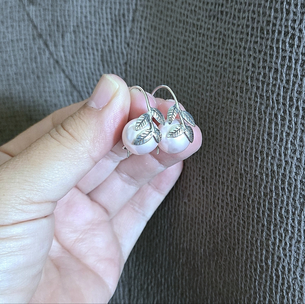 Annika Witt Pink🩷 Pearl And Leaves🍃 Earrings - Picture 7 of 16